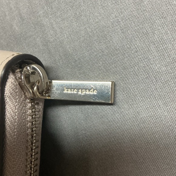 Kate Spade NY Leilia Continental Tan Pebbled Leather Bifold Wallet Zip Around - Picture 4 of 8